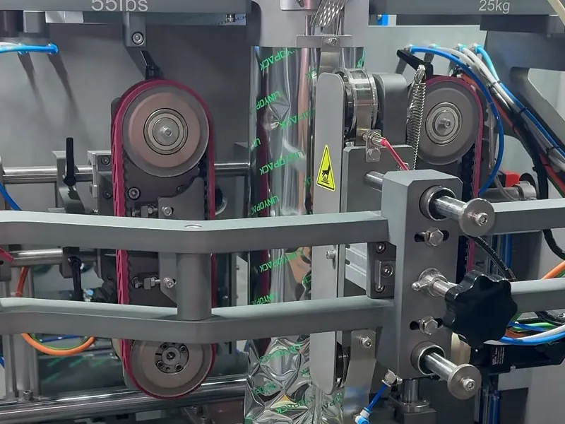 SVC260 film pulling belts on the forming tube
