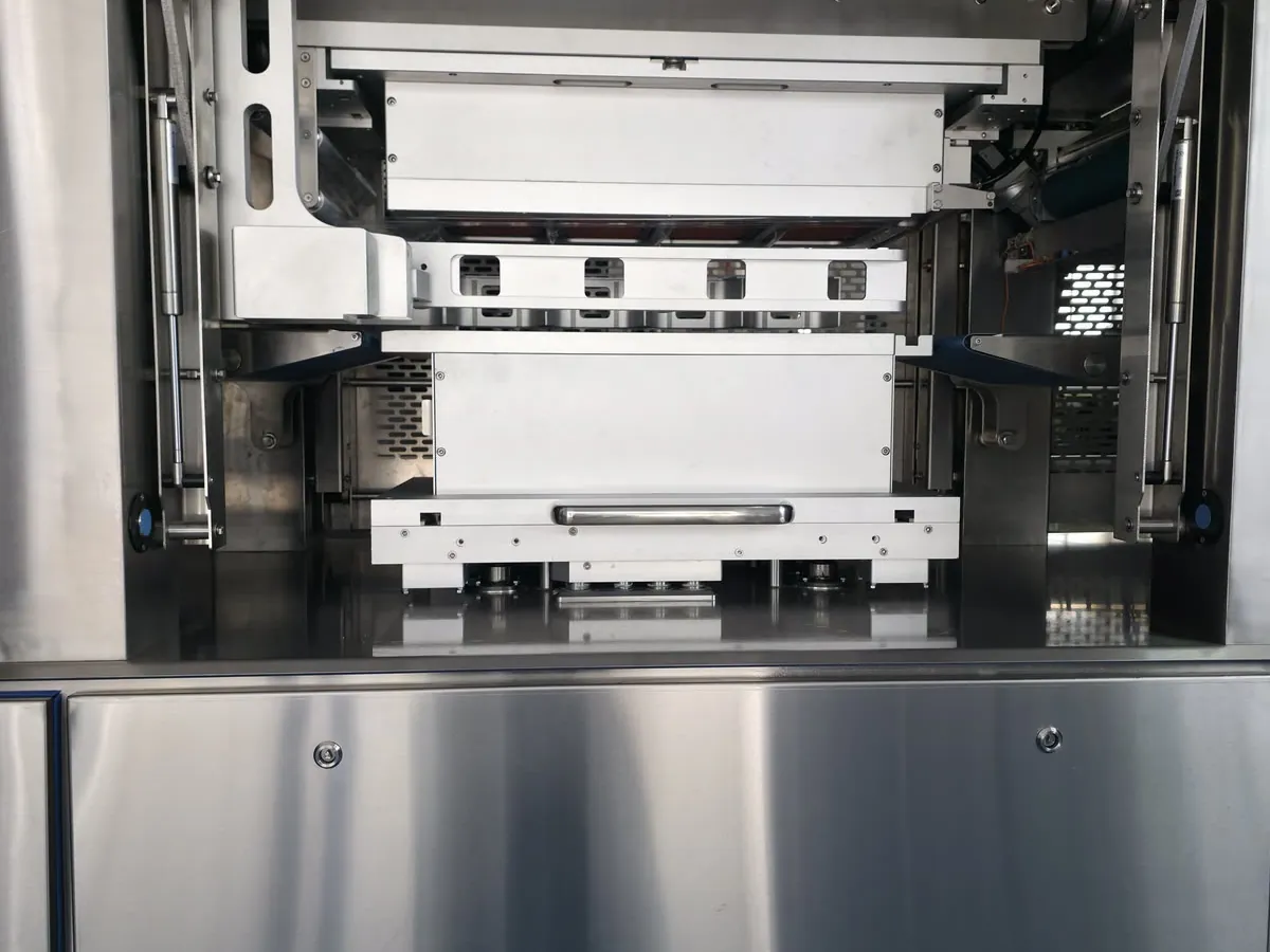 T680 sealing station and tooling