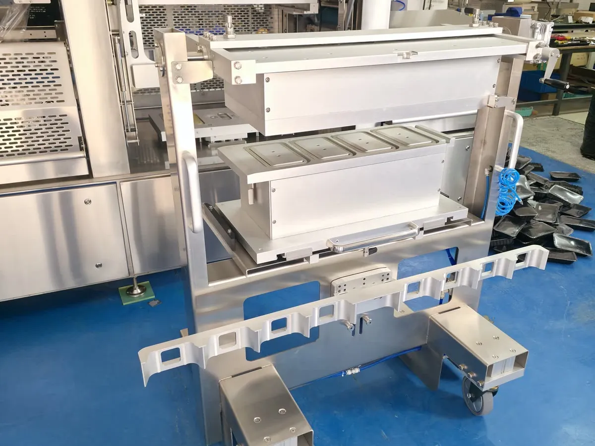 T680 tooling quick-change cart